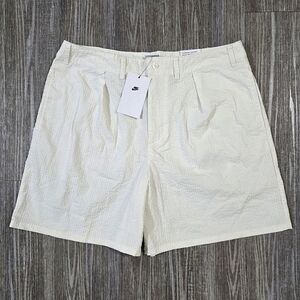 Nike Life Seersucker Off-White 6" Pleated Shorts HF6363-030 Men's 32 Medium New